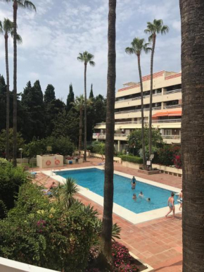 Гостиница Parque Marbella  Марбелья
